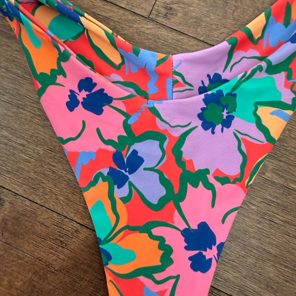 Skatie Vibrant Floral Bikini Set - Picture 7 of 7